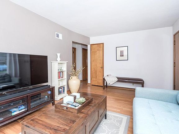 2nd image of 7609 General Sheridan Ln