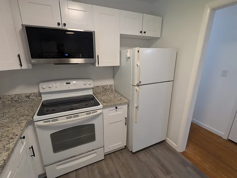 2180 Stockbridge Dr #A — Photo 18