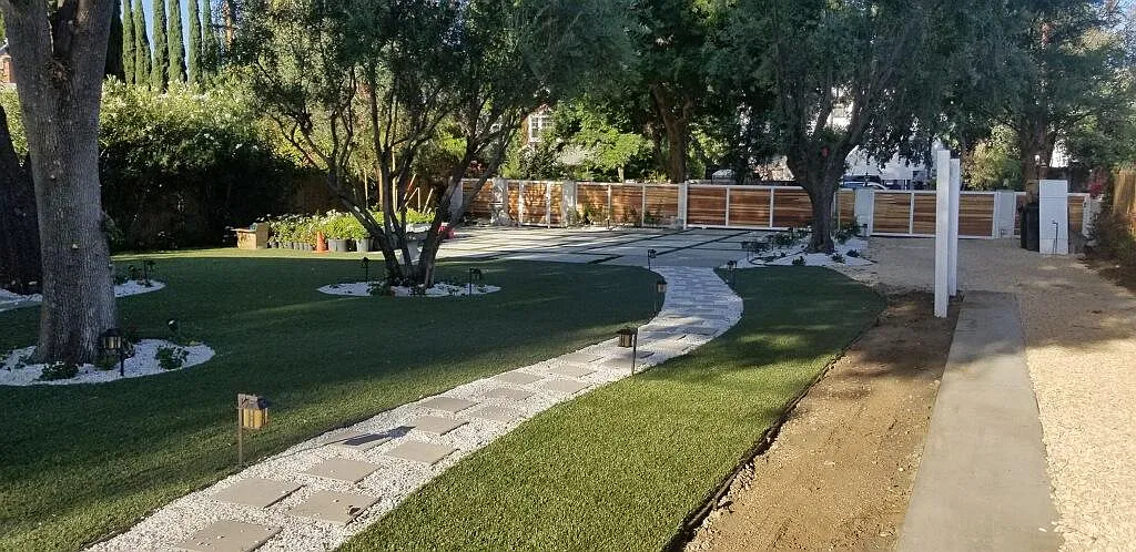 4 bed, 2400 sqft, $6,945 — Photo 2