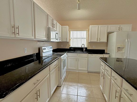 4th image of 2457 Shelby Cir