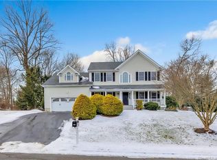 33 Sarenee Cir, Trumbull, CT 06611