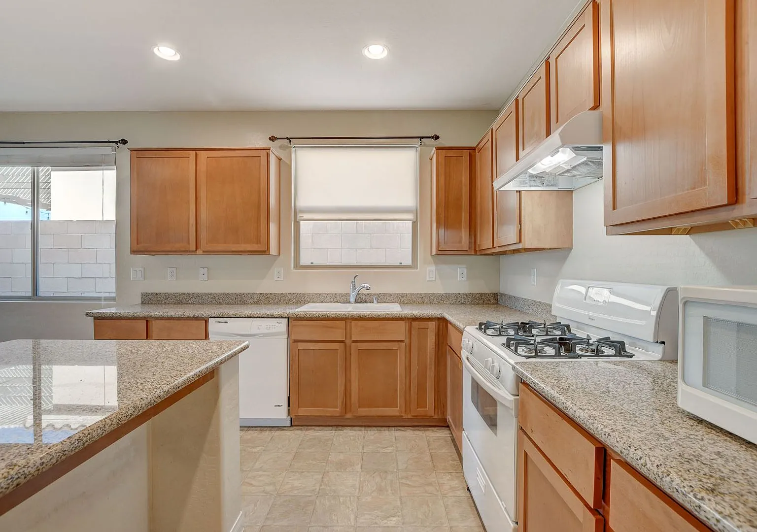 Gorgeous Single Story on the Golf Course! Located in Tuscany! — Photo 4