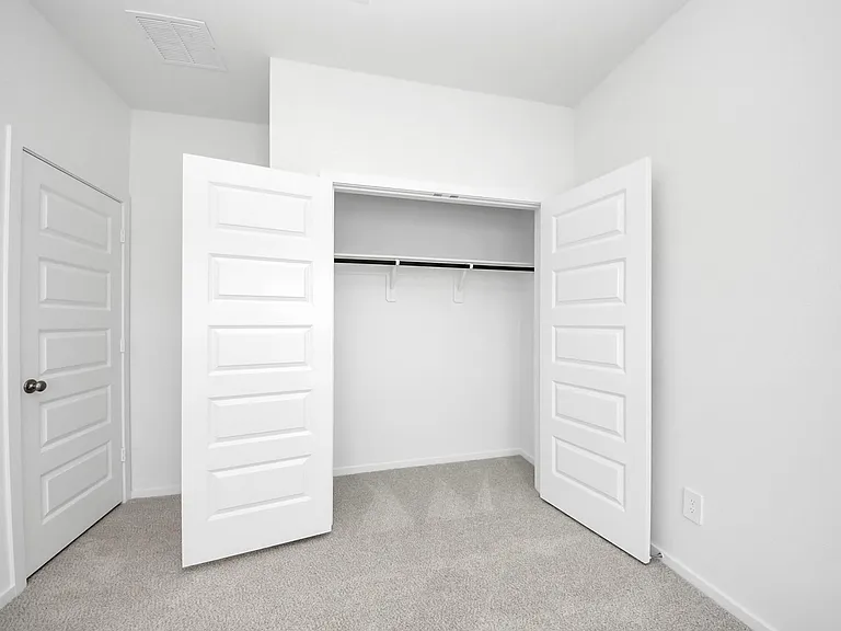 1043 Cedar Place Ln — Photo 18
