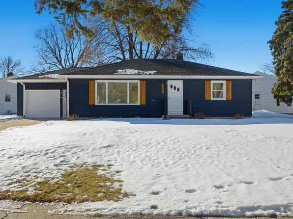 1425 11th St S, Fargo, ND 58103