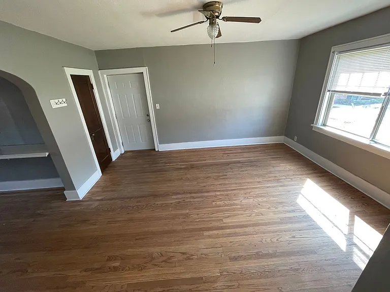 3419 Howard St — Photo 21
