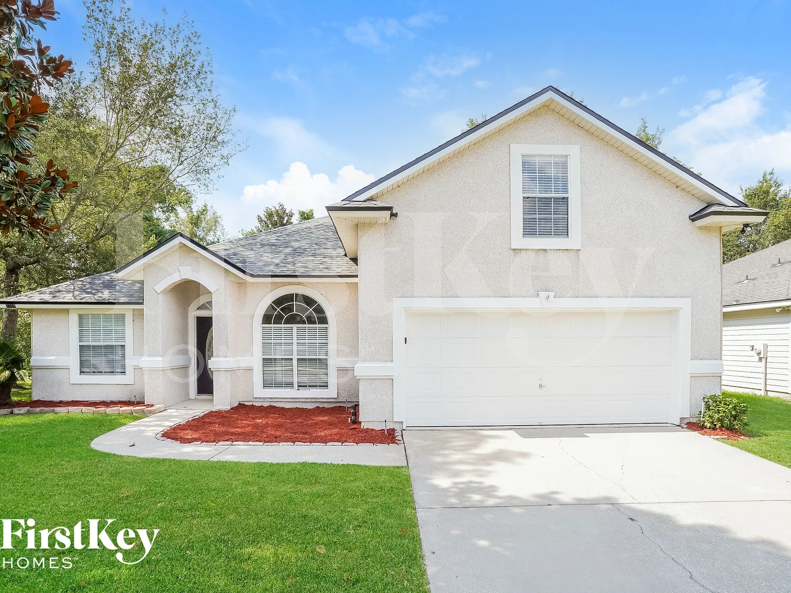 4 bed, 2.0 bath, 2045 sqft, $2,550 — Photo 1