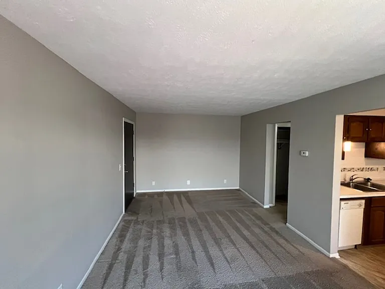 Midtown Court — Photo 16