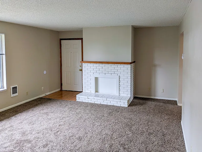 3874 Liberty Rd S — Photo 2