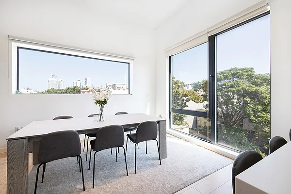 Sold by Brick&Mortar | media 10