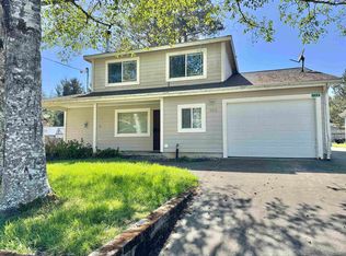130 Azalea Dr, Klamath, CA 95548