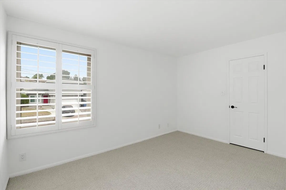 577 Houston Drive - 1 — Photo 4
