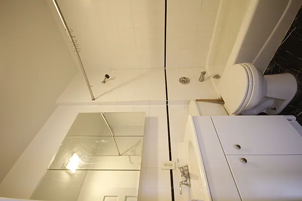 Rented by Nooklyn NYC LLC | media 73