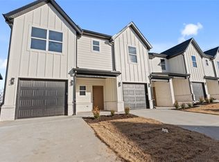 1718 Cuppett Cir, Pea Ridge, AR 72751