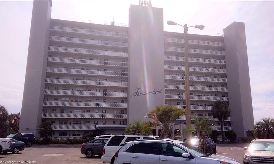 1st image of 2131 Lakeview Dr APT 210