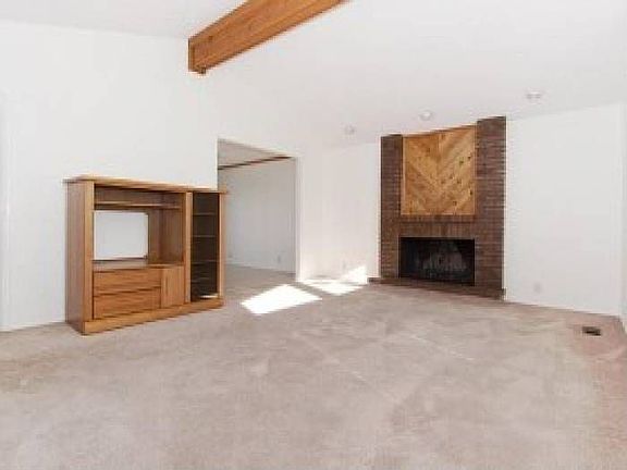 4th image of 1476 E Mount Manor Cir