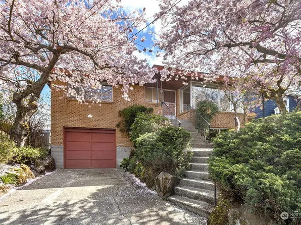 9742 60th Avenue S, Seattle, WA 98118