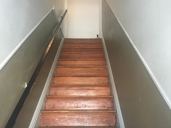 3rd image of 253 N Logan St APT 4