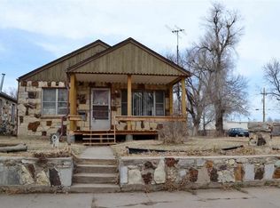 816 E 3rd Ave, Hutchinson, KS 67501