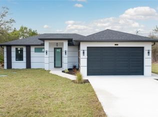 417 Prospect Ave, Lehigh Acres, FL 33972