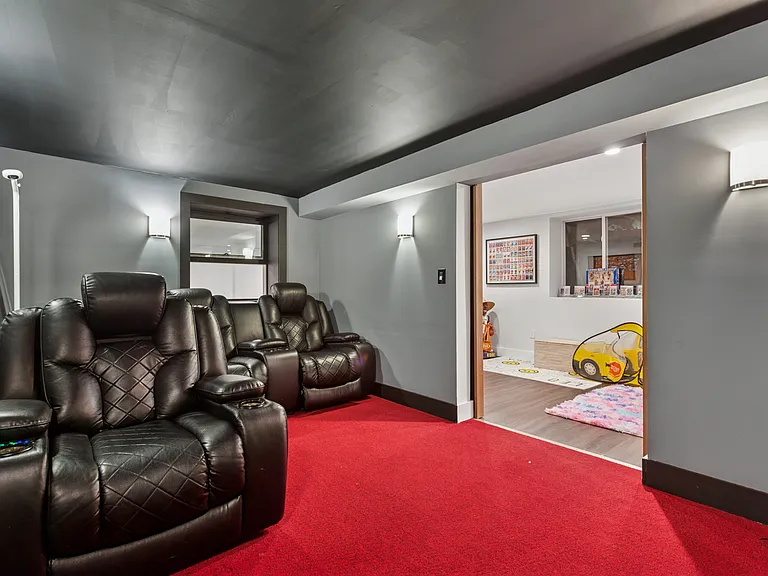 7 Dellaria Ave — Photo 26