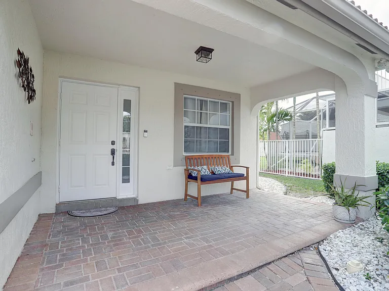 4018 Bluff Harbor Way — Photo 3