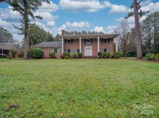 974 Sandswood Dr, Gastonia, NC 28054
