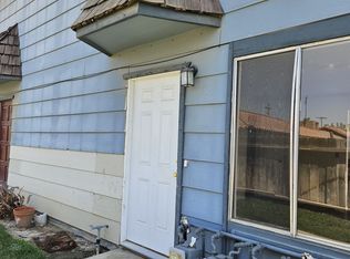 84 Faun Ln APT A, Lemoore, CA 93245