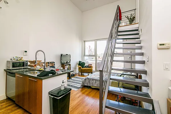 Rented by Nooklyn NYC LLC | media 18