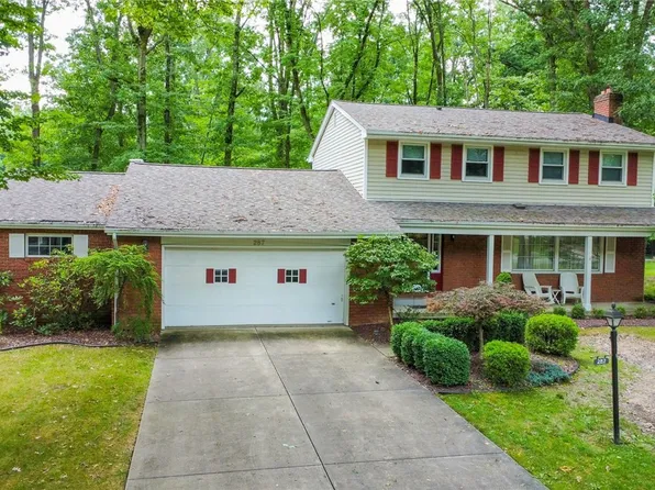 287 Bradford Dr, Canfield, OH 44406