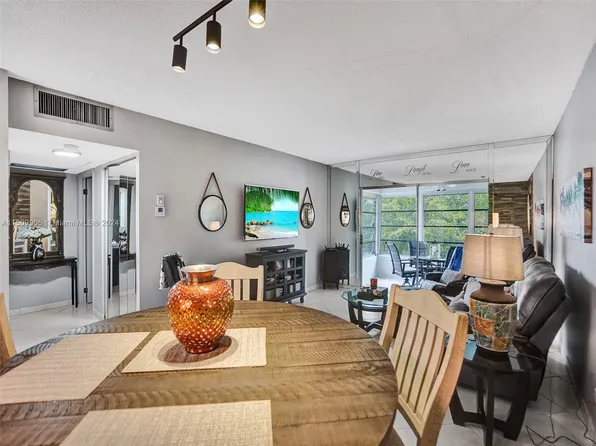 5003 NW 35th St APT 611, Fort Lauderdale, FL 33319