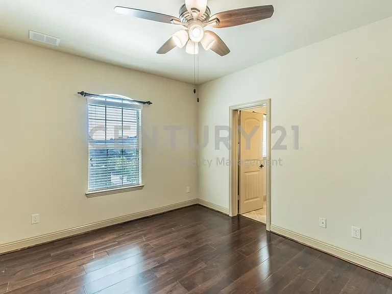 7565 Rawlins Ln — Photo 24