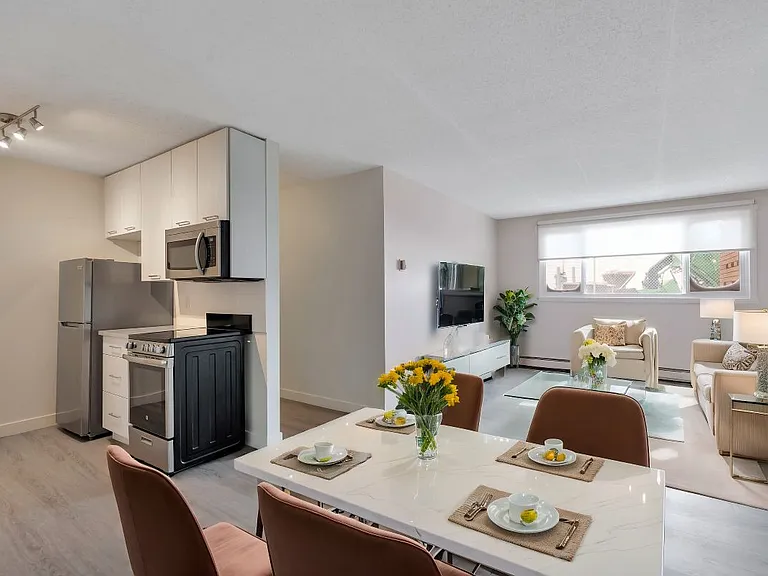 22 Munroe Pl — Photo 3