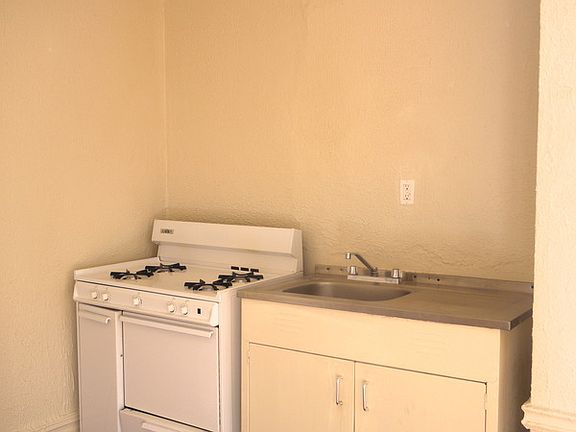 5th image of 170 Fenimore St APT D6