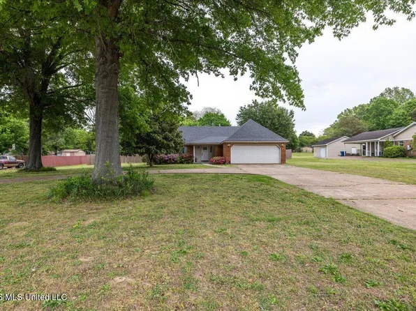 5446 Ridgetop Dr, Horn Lake, MS 38637