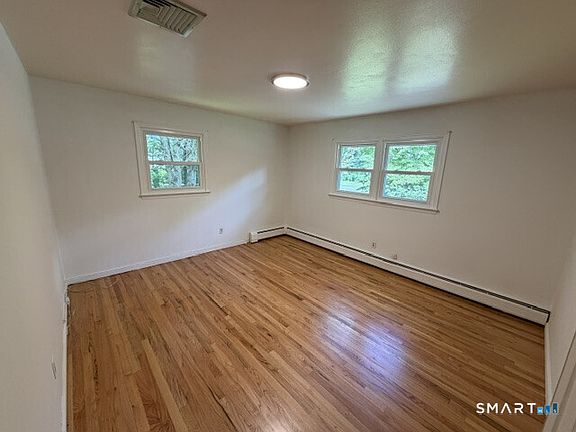 4th image of 73 Fawn Hill Road