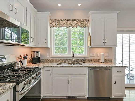3rd image of 170 Providence Pike Unit 154