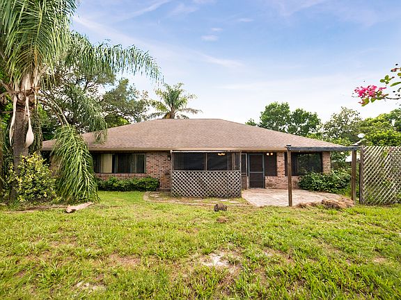 5th image of 559 N Goodrich Dr