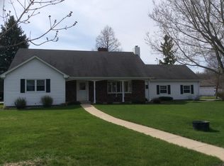 1703 Elmwood Pl SE, Jamestown, ND 58401