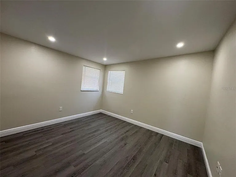 7039 Lenox Dr — Photo 17