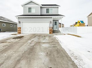 1270 4th St NW, West Fargo, ND 58078