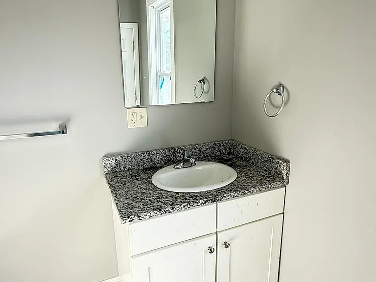 152 Pearl St #2 — Photo 9