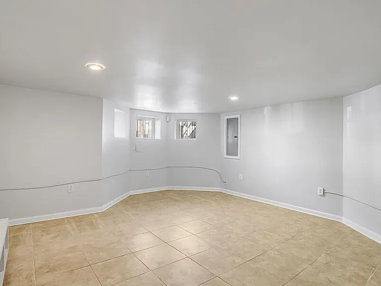 306 R St NW — Photo 23
