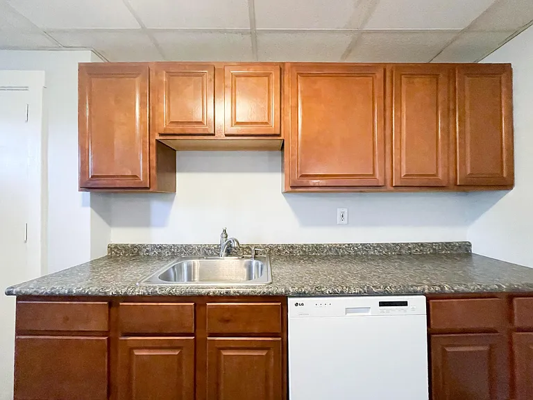 5725 Phillips Ave — Photo 3