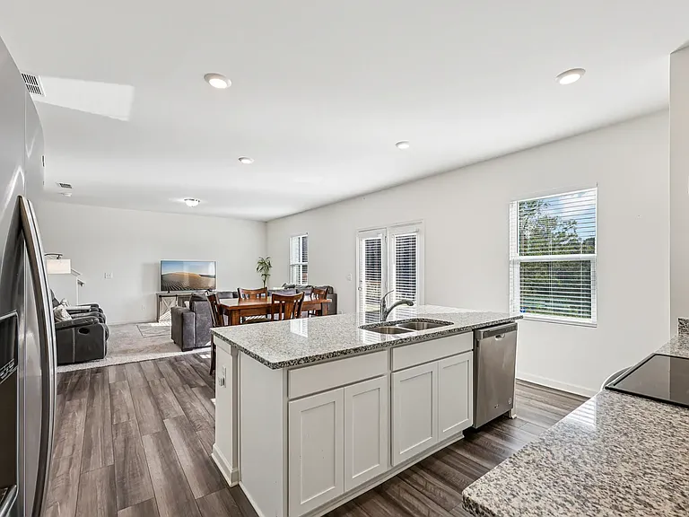 415 Knightsbridge Ln — Photo 5