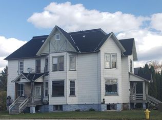 1220 Pierce Ave, Marinette, WI 54143