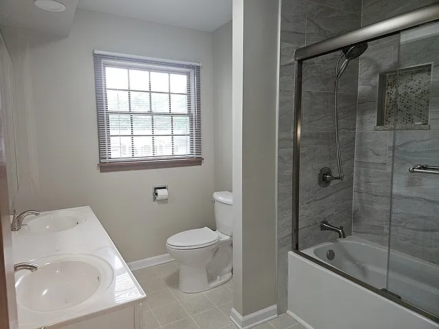 346 N Van Nortwick Ave — Photo 5