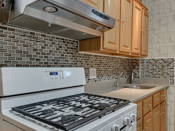 3rd image of 166 Winfred Ave