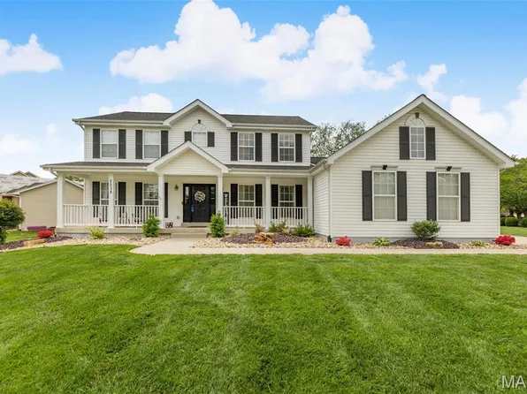 2238 Jack Nicklaus Dr, Belleville, IL 62220