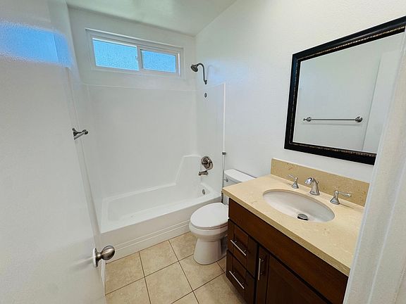 5th image of 2210 Vanderbilt Ln APT 25