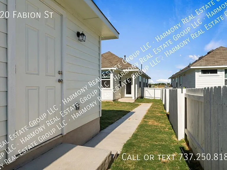 220 Fabion St — Photo 32